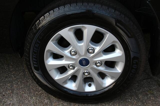 Ford TRANSIT CUSTOM 300 2.0 TDCI L2H1 Limited Dubbel cabine, Lichtm, Navi, Trekhaak