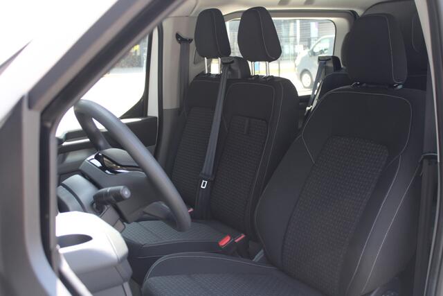 Ford TRANSIT CUSTOM 320 2.0 TDCI L2H1 Trend DC 136pk - Carplay - Android - Camera - Trekhaak - LED koplampen - Stoel + Stuurverwarming - Rijklaar