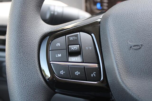 Ford TRANSIT CUSTOM 320 2.0 TDCI L2H1 Trend DC 136pk - Carplay - Android - Camera - Trekhaak - LED koplampen - Stoel + Stuurverwarming - Rijklaar