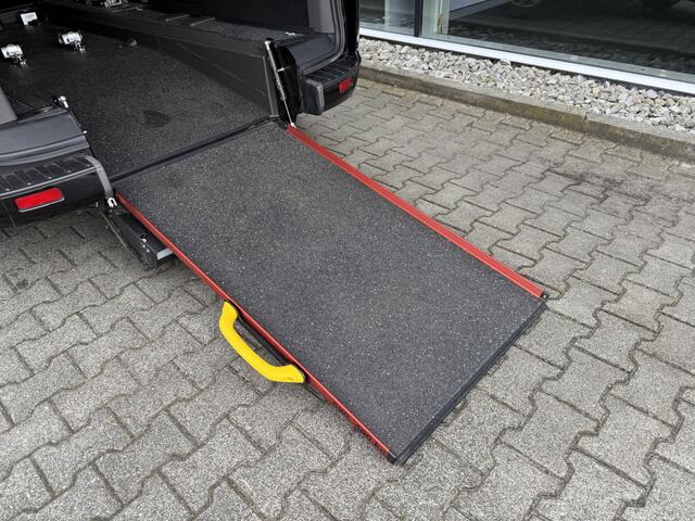 Ford TRANSIT CUSTOM 5+1 Rolstoelbus 320 2.0 TDCI L2H2 Limited Automaat (Zeer unieke Rolstoelbus met bodemverlaging en automaat!)