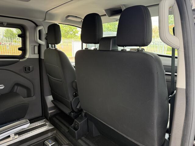 Ford TRANSIT CUSTOM 5+1 Rolstoelbus 320 2.0 TDCI L2H2 Limited Automaat (Zeer unieke Rolstoelbus met bodemverlaging en automaat!)