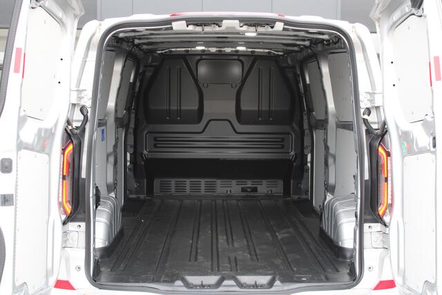 Ford TRANSIT CUSTOM 300 2.0 TDCI L2H1 Sport 170pk - 2x Schuifdeur - ACC - 19'' LM Velgen - 70L Tank - Navi - Camera - Stoel & Stuurverwarming - Blind Spot - Rijklaar