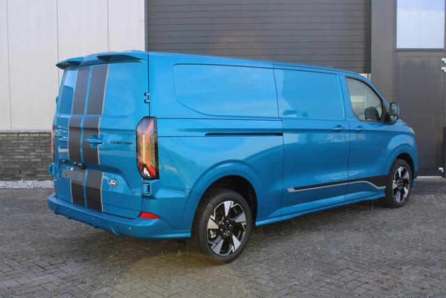 Ford TRANSIT CUSTOM 320 2.5 PHEV L2H1 Sport 233pk | Inklapbare trekhaak | 19 inch lichtmetalen Sport velgen (mat zwart) | Verwarmbaar stuurwiel | Navigatie systeem | B&O speakers