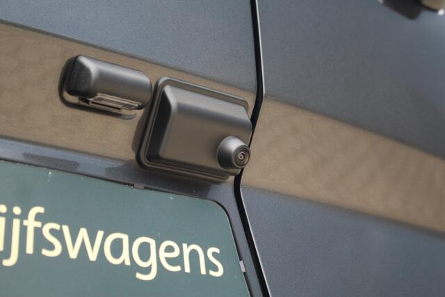 Ford TRANSIT CUSTOM 320 2.0TDCI 170pk Automaat | L2H1 Trend DC | 4x4 | AWD | L+R Zijdeur | Stoel + Stuurverwarming | Keyless | Carplay/Android | Lease 878,- p/m