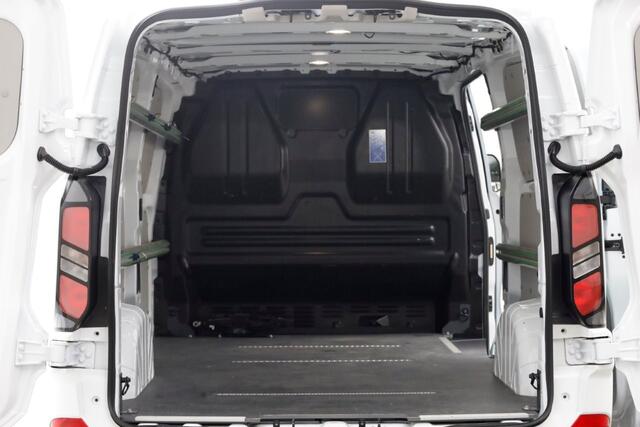 Ford TRANSIT CUSTOM 320 2.0 TDCI 136pk L2H1 Trend LED/ACC/Navi/Camera 06-2024