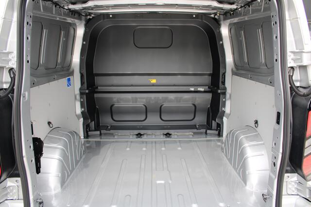 Ford TRANSIT CUSTOM 320 2.0 TDCI L2H1 Trend DC 136pk - 5 zits - Elek Trekhaak - LED - Stoelverwarming - Carplay/Android - Rijklaar