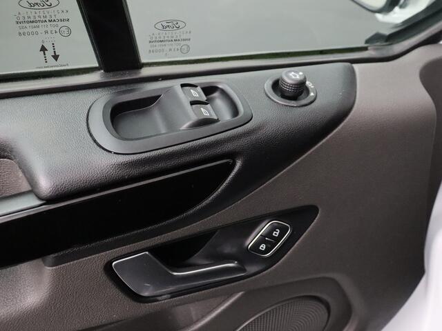 Ford TRANSIT CUSTOM 2.0TDCI 130PK Limited | 2xSchuifdeur | Multimedia | Camera | Trekhaak | 3-Persoons