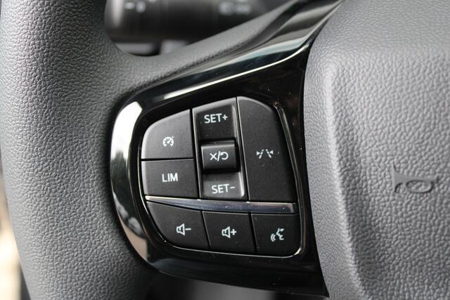 Ford TRANSIT CUSTOM 320 2.0 TDCI L2H1 Trend 136pk - Carplay - Android - Camera - LED koplampen - Airbag bijrijder - 70l tank - Rijklaar