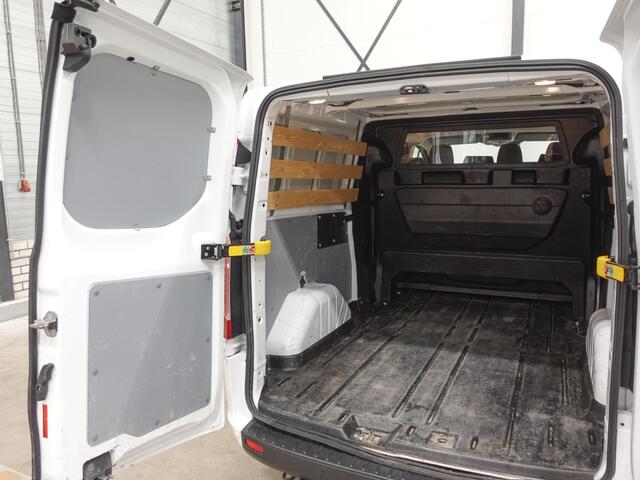 Ford TRANSIT CUSTOM 300 2.0 TDCI L2H1 Trend Dubbele Cabine Navi Apple Carplay / Android Auto Trekhaak Cruise control Camera Airco