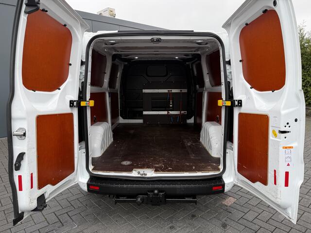 Ford TRANSIT CUSTOM 2.0 TDCI 130 PK AUTOMAAT / L2H1 / TREND / TREKHAAK / CRUISE / CAMERA / NAVI / LED