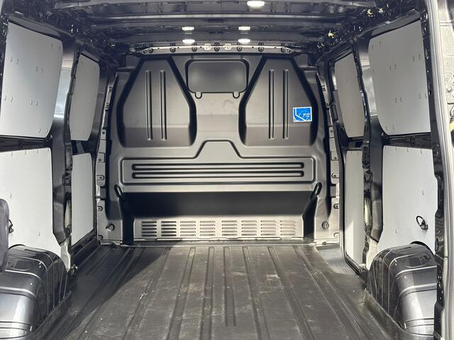 Ford TRANSIT CUSTOM 320 2.0 TDCI L2H1 Limited | Trekhaak | Camera | Origineel NL | Navigatie | Voorruitverwarming