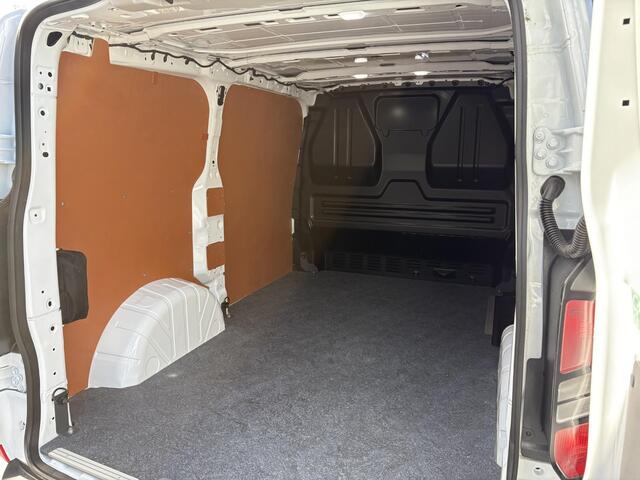 Ford TRANSIT CUSTOM 320 2.5 PHEV L1H1 Trend 233pk | Zuid | 13 polige trekhaak met Trailer Sway Control | LED laadruimteverlichting (5 spots) | Laadvloer Hout