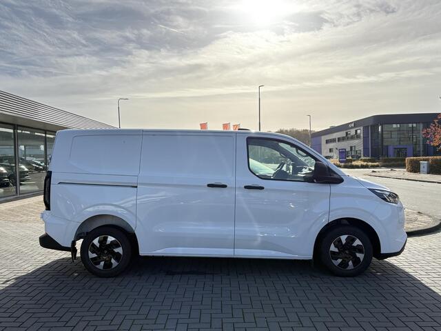 Ford TRANSIT CUSTOM 320 2.5 PHEV L1H1 Trend 233pk | Zuid | 13 polige trekhaak met Trailer Sway Control | LED laadruimteverlichting (5 spots) | Laadvloer Hout