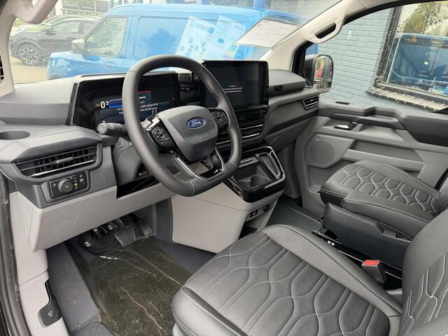 Ford TRANSIT CUSTOM 320 2.5 PHEV L2H1 Black Platinum DUBBEL CABINE 2250 KG AHW | 1100 KG Laadvermogen | Lederen Bekleding | Stoel-Stoel | Privacy Glass |