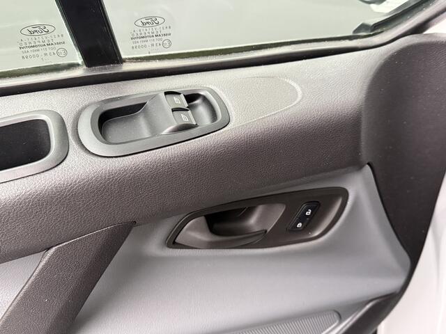 Ford TRANSIT CUSTOM 2.0TDCI Business Imperiaal | Trekhaak | Airco | Cruise | 3-Persoons | Betimmering