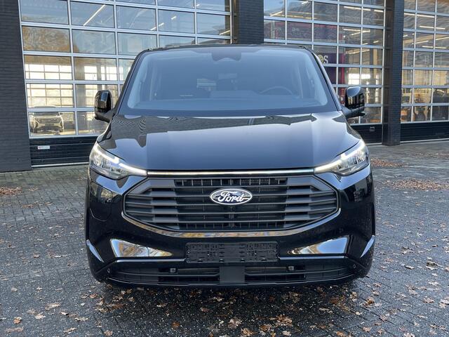 Ford TRANSIT CUSTOM 320 2.5 PHEV L2H1 Black Platinum Dubbele Cabine 233pk Aut / 5 Pers. / 2250kg Trekgewicht / 1100kg Laadvermogen / Vol. Leder / Glaslookpanelen / Privacy Glass / Adapt. Cruise control!