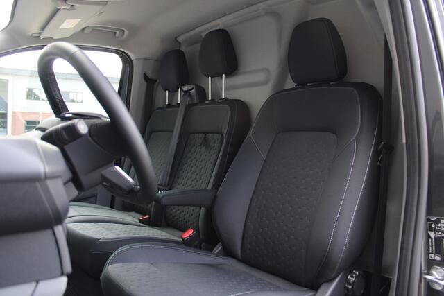 Ford TRANSIT CUSTOM 320 2.0 TDCI L2H1 Limited 150pk - Adaptive Cruise - Verwarmd stuur - Blind spot - Navigatie - Camera - Draadloos laden - Rijklaar