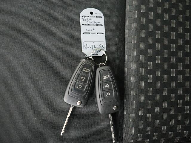 Ford TRANSIT CUSTOM 2.0TDCI Lang Imperiaal | Trekhaak | Airco | Cruise | 3-Persoons | Betimmering