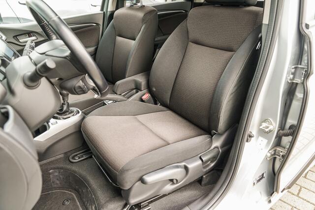 Honda JAZZ 1.3i V-TEC ELEGANCE - CAMERA - STOELVERWARMING