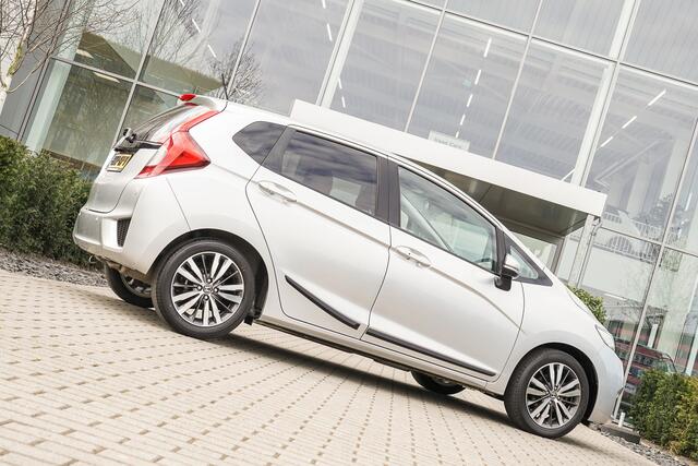 Honda JAZZ 1.3i V-TEC ELEGANCE - CAMERA - STOELVERWARMING