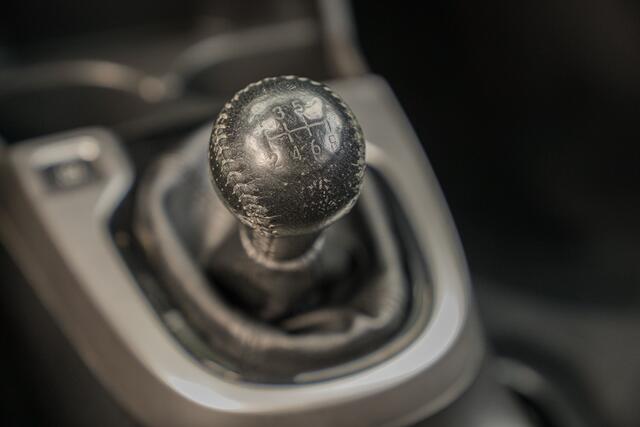 Honda JAZZ 1.3i V-TEC ELEGANCE - NAVIGATIE - TREKHAAK - ALL WEATHERS