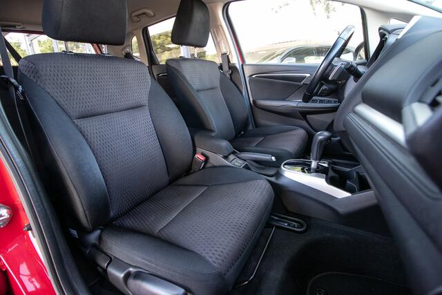 Honda JAZZ 1.3 i-VTEC Elegance Automaat All-in rijklaarprijs | Dealerond. | Nav | Stoelverw. | Cruise