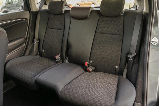 Honda JAZZ 1.3i VTEC COMFORT - AUTOMAAT - ALL WEAHTERS - STOELVERWARMING