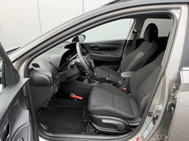 Hyundai Bayon 1.0 T-GDI Premium Automaat / Bose Sound / Trekhaak / Navigatie /Apple CarPlay en Android Auto / Stoel en stuur verwarming / Achteruitrijcamera / Dodehoekdetectie /