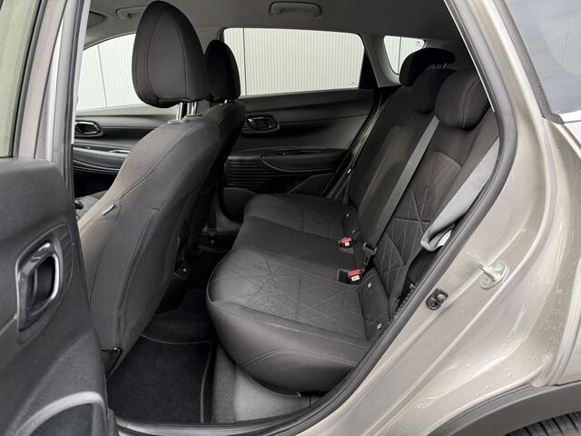 Hyundai Bayon 1.0 T-GDI Premium Automaat / Bose Sound / Trekhaak / Navigatie /Apple CarPlay en Android Auto / Stoel en stuur verwarming / Achteruitrijcamera / Dodehoekdetectie /