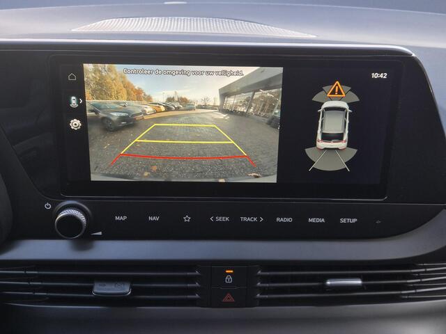 Hyundai Bayon 1.0 T-GDI Premium Handgeschakeld / Trekhaak Afneembaar / Trekgewicht 1110 kg / Achteruitrijcamera / Stuur-, en Stoelverwarming / Cruise control / Keyless Entry/Start / Apple Carplay Android Auto / Climate control /