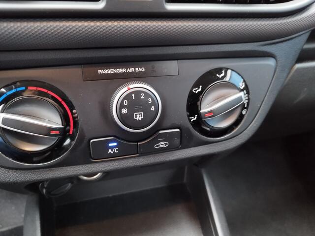 Hyundai I 10 1.0 Select ** 5 STUKS ** 5 DRS ** Airco ** Cruise ** PDC ** Stoelverwarming **