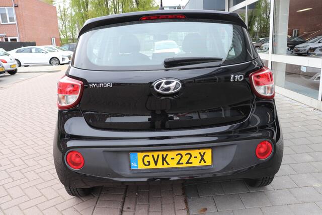 Hyundai I 10 1.0i Comfort 5p. Automaat Stoel/stuur verwarming, lage km stand