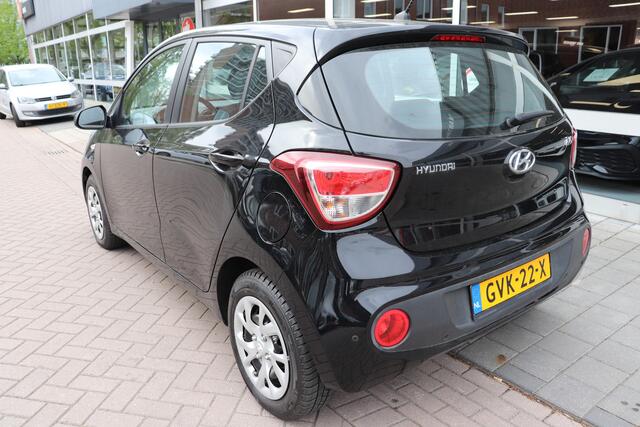 Hyundai I 10 1.0i Comfort 5p. Automaat Stoel/stuur verwarming, lage km stand