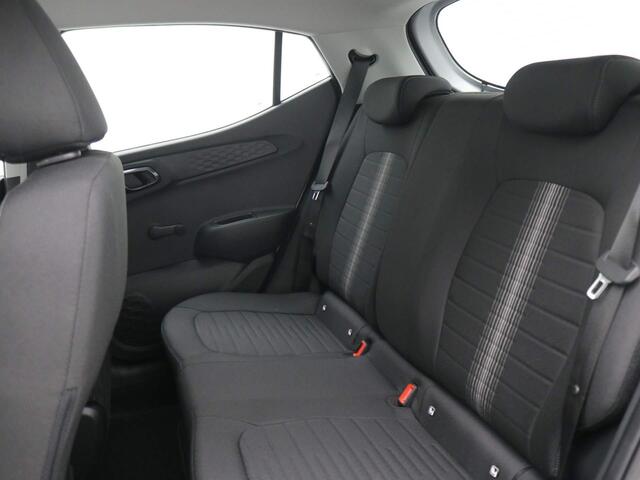 Hyundai I 10 1.0 Comfort Smart / Navigatie / Cruise Control / Airco / LED dagrijverlichting / Achteruitrijcamera / Parkeersensoren achter / Fabrieksgarantie t/m 25-01-2030 /