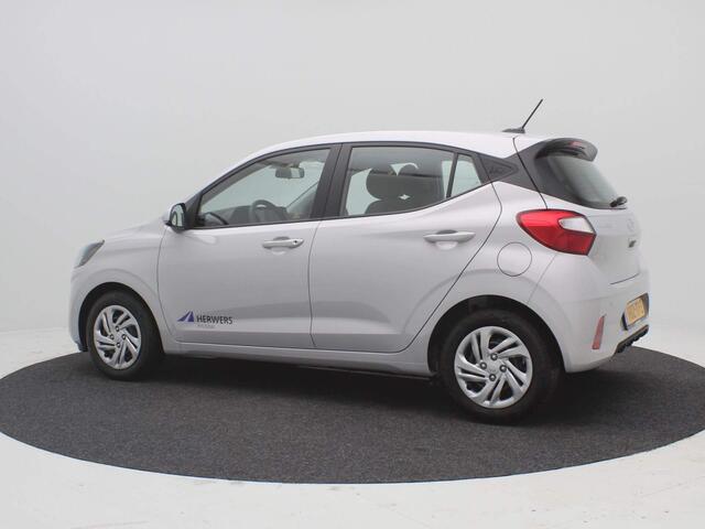 Hyundai I 10 1.0 Comfort Smart / Navigatie / Cruise Control / Airco / LED dagrijverlichting / Achteruitrijcamera / Parkeersensoren achter / Fabrieksgarantie t/m 25-01-2030 /