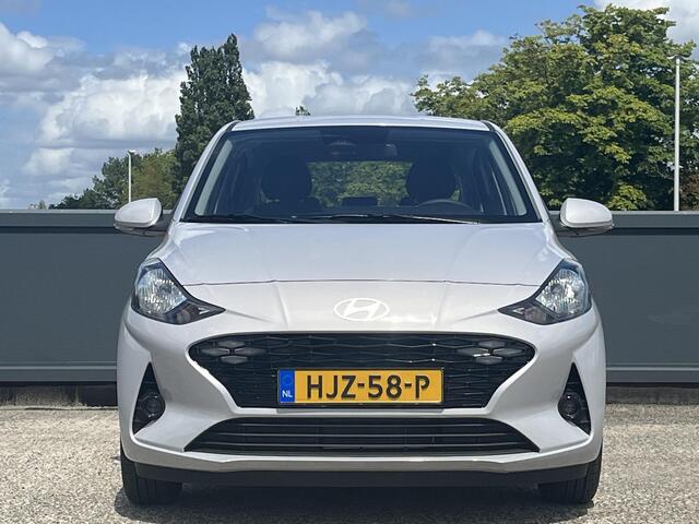Hyundai I 10 1.0 67PK Comfort Smart 5-zits Automaat | Direct leverbaar | Camera | Geïntegreerde navigatiesysteem | Fabrieksgarantie 05-2030 |