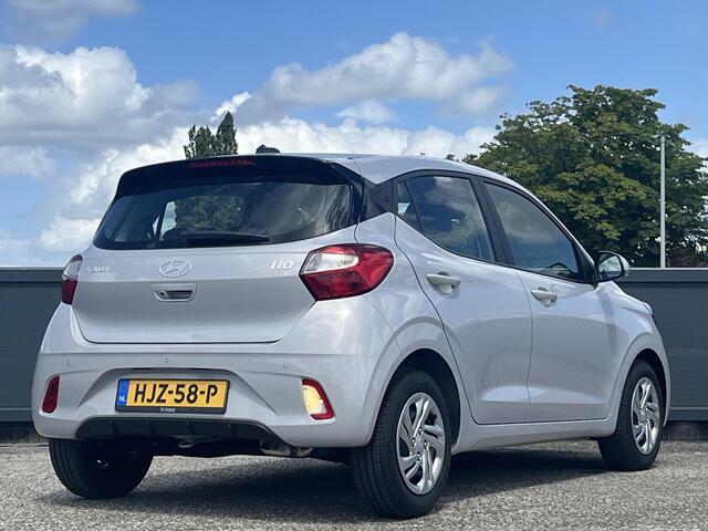 Hyundai I 10 1.0 67PK Comfort Smart 5-zits Automaat | Direct leverbaar | Camera | Geïntegreerde navigatiesysteem | Fabrieksgarantie 05-2030 |