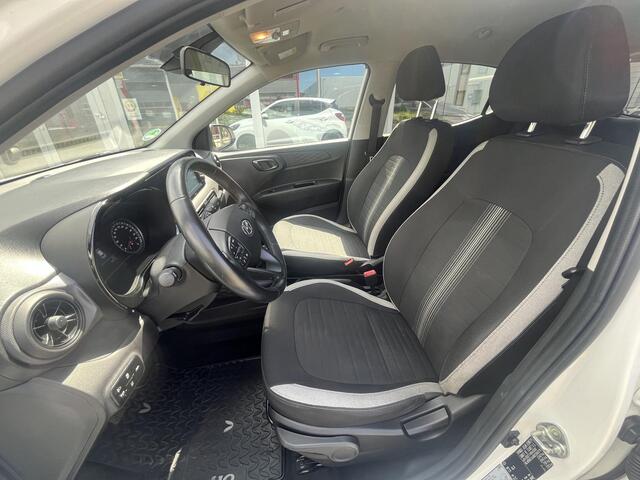 Hyundai I 10 1.0 Comfort Smart | Speciale 30 Jahres uitvoering | stoel- en stuurverwarming | Apple Carplay / Android Auto