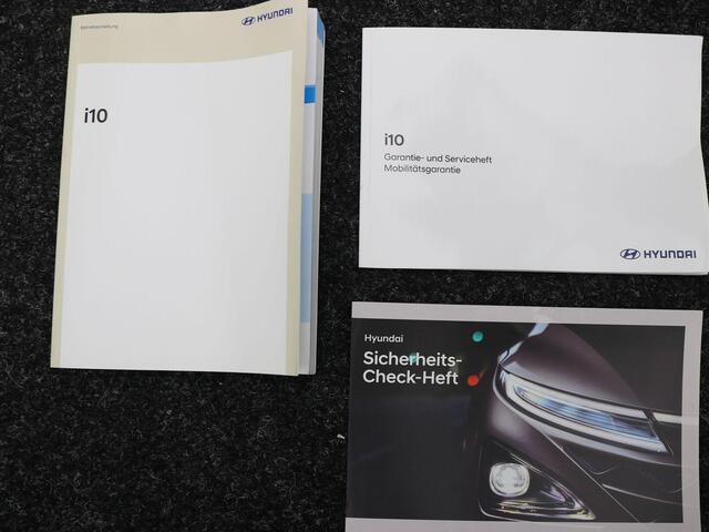 Hyundai I 10 1.0 Comfort / Stoel & Stuurwiel verwarming / Parkeersensoren achter / Cruise Control / Airco / Lichtsensor / 5-deurs / Bluetooth /