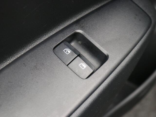 Hyundai I 10 1.0 Comfort / Stoel & Stuurwiel verwarming / Parkeersensoren achter / Cruise Control / Airco / Lichtsensor / 5-deurs / Bluetooth /