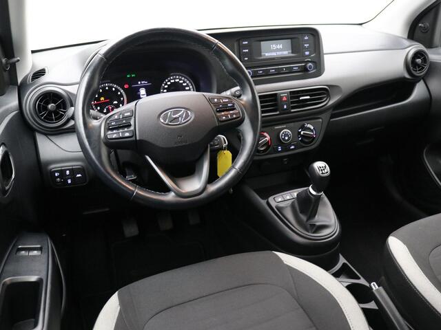 Hyundai I 10 1.0 Comfort / Stoel & Stuurwiel verwarming / Parkeersensoren achter / Cruise Control / Airco / Lichtsensor / 5-deurs / Bluetooth /
