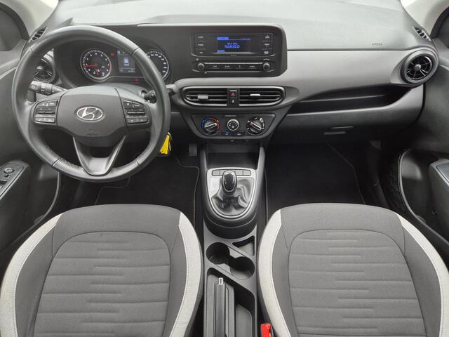 Hyundai I 10 1.0 Comfort 5-zits Automaat / Allseason banden / Airco / / Dealer onderhouden / Cruise control / Elektrische ramen voor / LED verlichting / Lane assist /