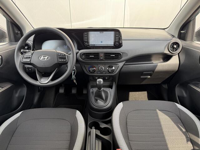 Hyundai I 10 Comfort / Navigatie / Achteruitrijcamera / Parkeersensoren Achter / Airco / Cruise Control / Snel Leverbaar! /