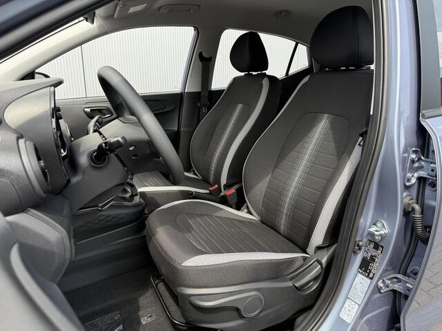 Hyundai I 10 Comfort / Navigatie / Achteruitrijcamera / Parkeersensoren Achter / Airco / Cruise Control / Snel Leverbaar! /