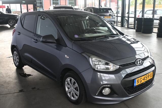 Hyundai I 10 1.0i i-Motion Go! 2016 Airco Cruise Control Navigatie LED Rijklaarprijs Inruil Mogelijk!