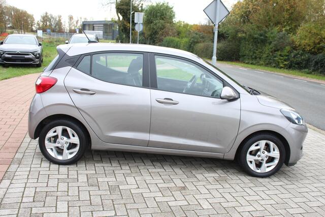 Hyundai I 10 1.0 Airco-Cruise-Navi-Camera-Carplay 12 Maanden Bovag Garantie !!
