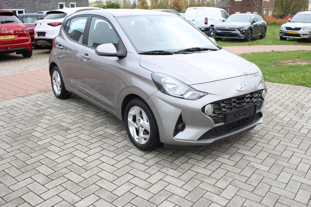 Hyundai I 10 1.0 Airco-Cruise-Navi-Camera-Carplay 12 Maanden Bovag Garantie !!