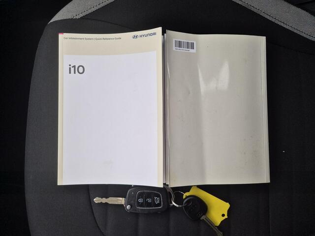 Hyundai I 10 1.0 Comfort Smart Handgeschakeld / Allseason banden / Navigatie via Apple Carplay of Android Auto / Cruise control / Stuur en Stoel verwarming / Achteruitrijcamera / Climate control