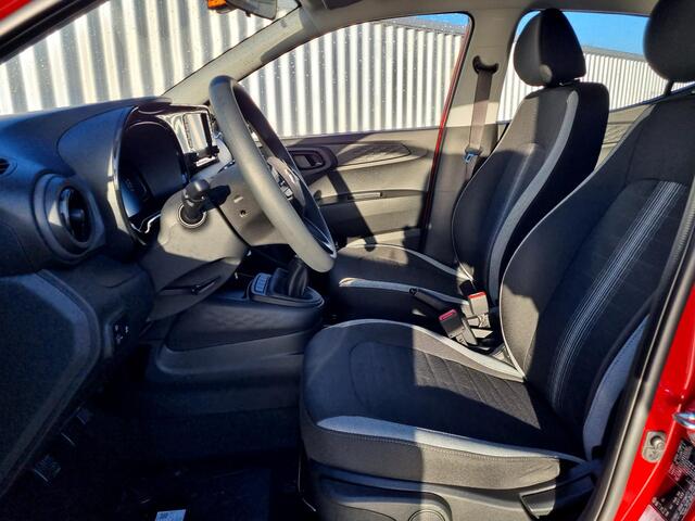 Hyundai I 10 1.0 Comfort Limited / Automaat / Navigatie / Camera / Apple Carplay & Anroid Auto / Bluetooth / Airco / Reservewiel /