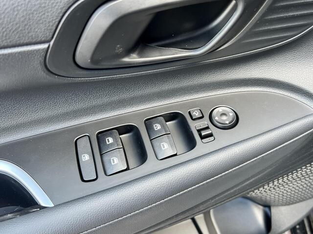 Hyundai I 20 1.0 T-GDI Comfort / ¤ 2.750,- Voordeel / ¤ 24.840,- Rijklaar / Direct Leverbaar / Navigatie middels Apple Carplay & Android Auto / Airco / Cruise Control / Achteruitrijcamera /